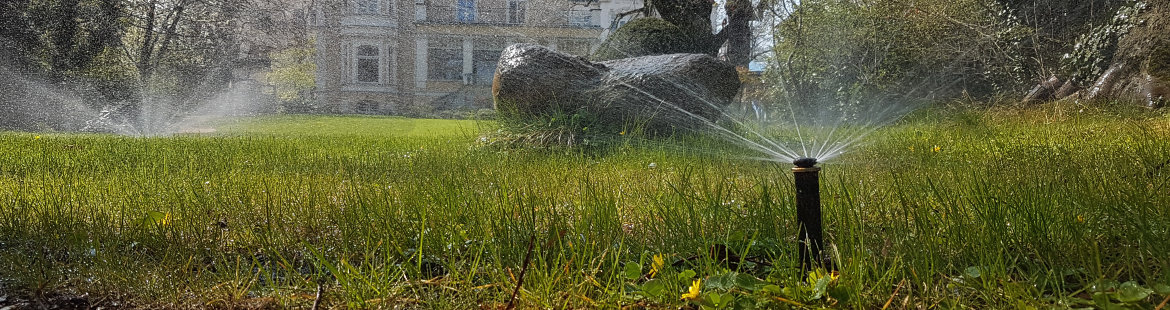 Gartenbewässerung: Vollautomatische Beregnungsanlagen vom Fachmann